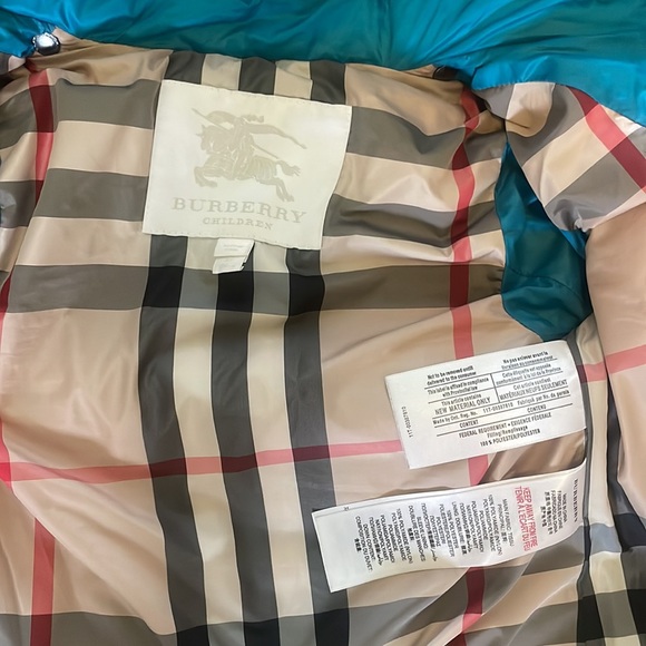 Burberry jacket size 4T - Picture 3 of 7
